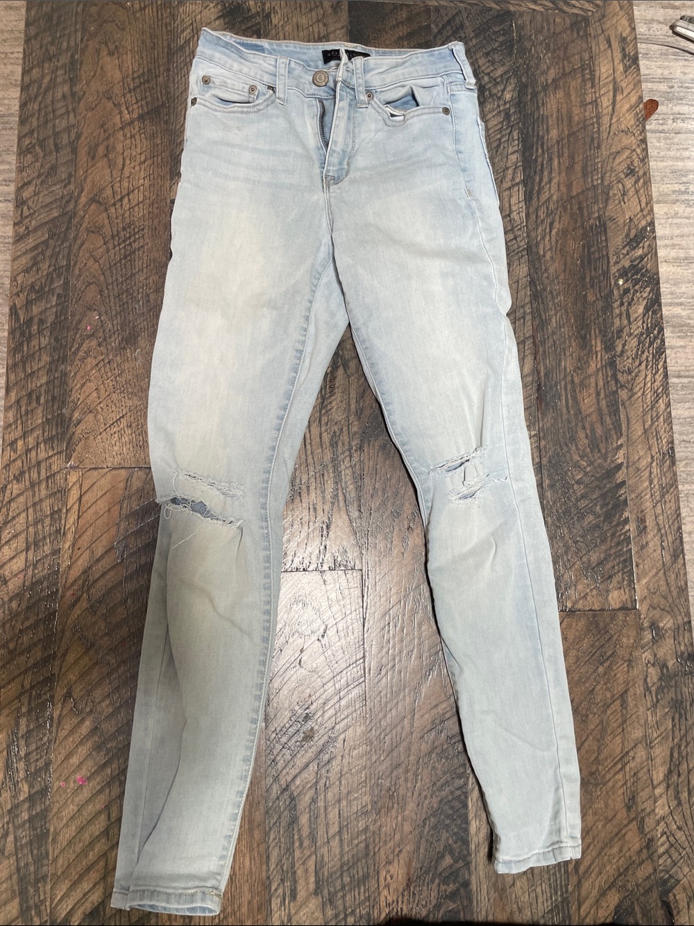 Light Wash Women's Distressed Skinny Jeans